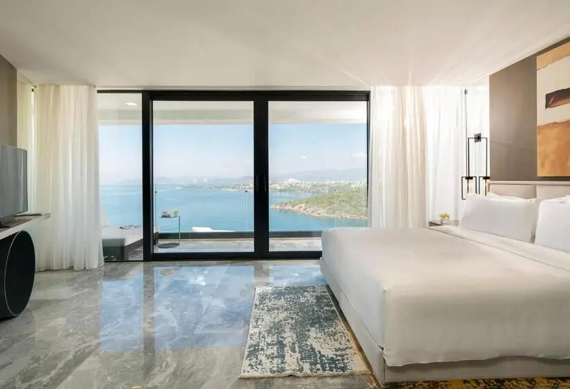 オーシャンビューデラックスルームバルコニー付き, Le Méridien Bodrum Beach Resort