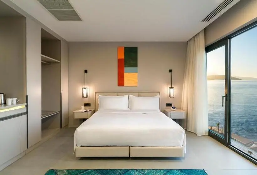 オーシャンビューデラックスルームバルコニー付き, Le Méridien Bodrum Beach Resort