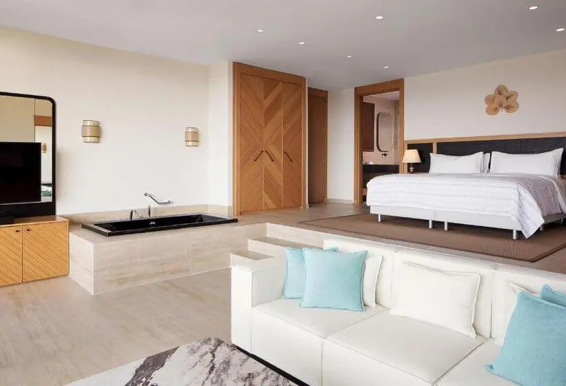 キングサイズベッドのスイートルーム, Le Méridien Bodrum Beach Resort