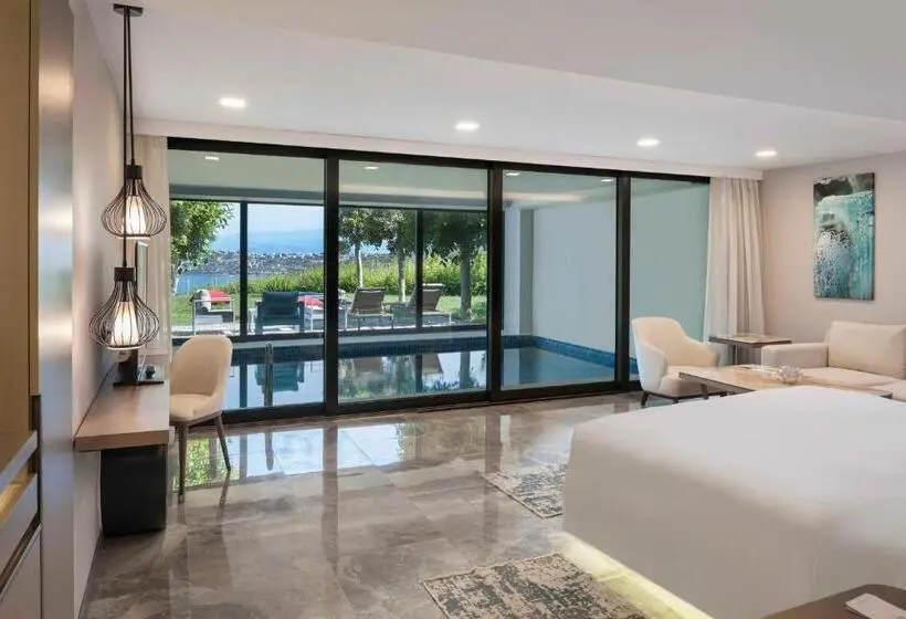 キングサイズベッドのスイートルーム, Le Méridien Bodrum Beach Resort
