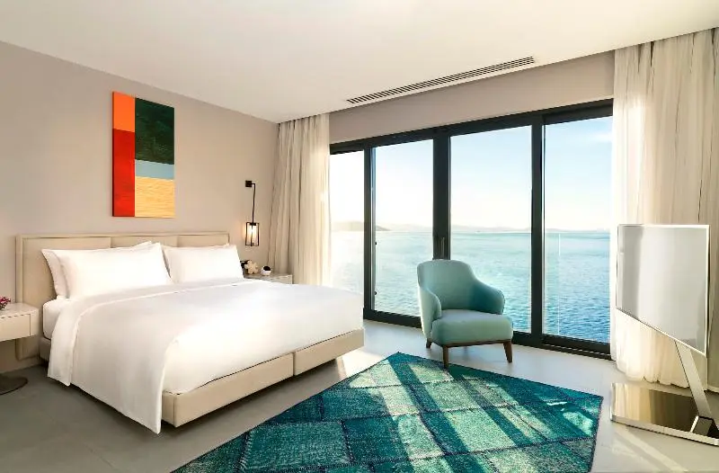 オーシャンビューデラックスルームバルコニー付き, Le Méridien Bodrum Beach Resort