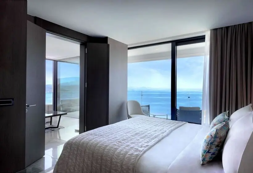 キングサイズベッドのスイートルーム, Le Méridien Bodrum Beach Resort