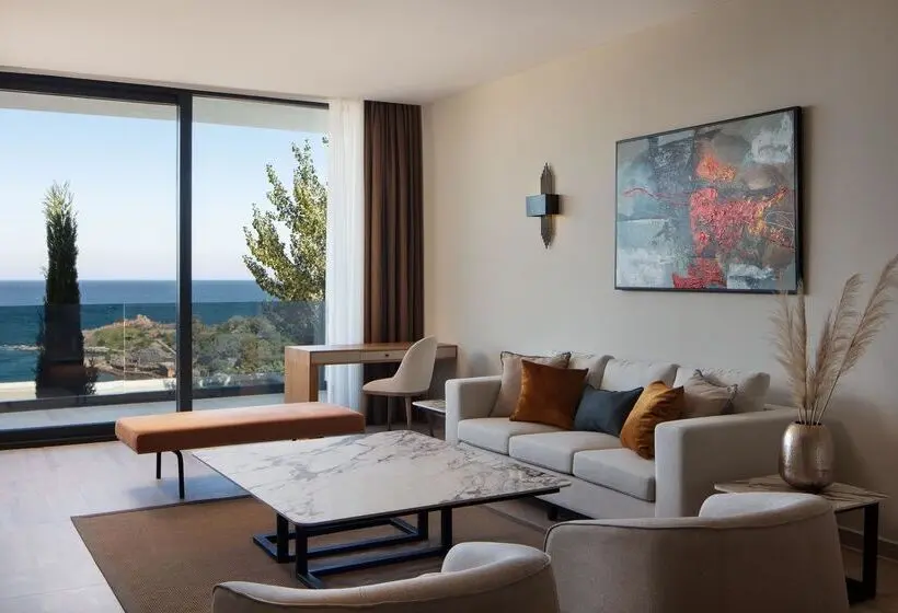 キングサイズベッドのスイートルーム, Le Méridien Bodrum Beach Resort