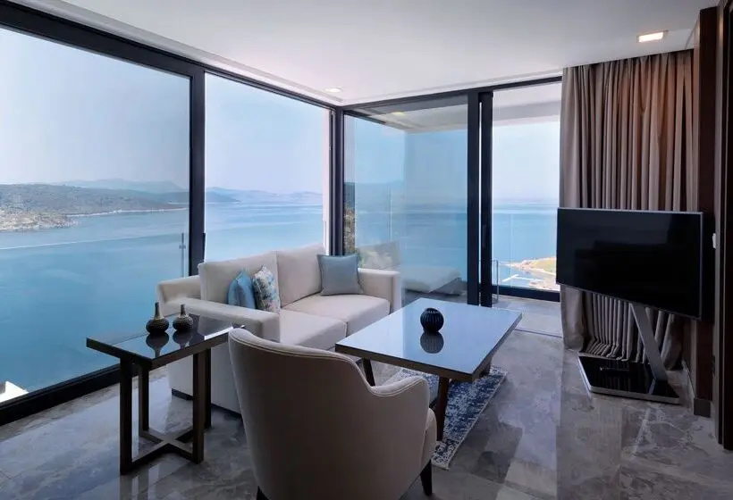 キングサイズベッドのスイートルーム, Le Méridien Bodrum Beach Resort
