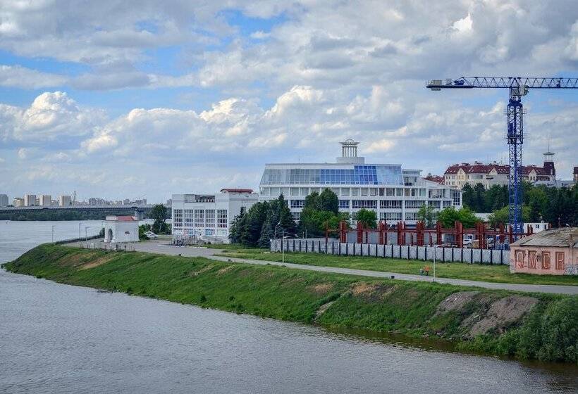 سوییت, Mayak   Om Building