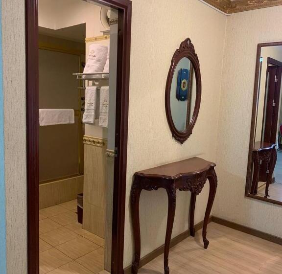اتاق استاندارد, Oro Inn