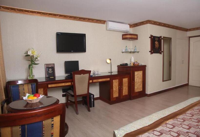 Executive Suite, Oro Inn