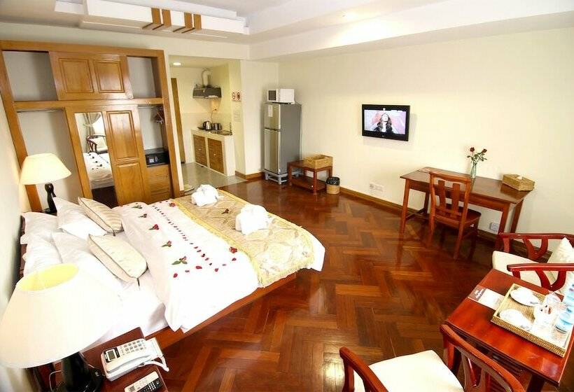 Deluxe Kamer, Shwe Htee