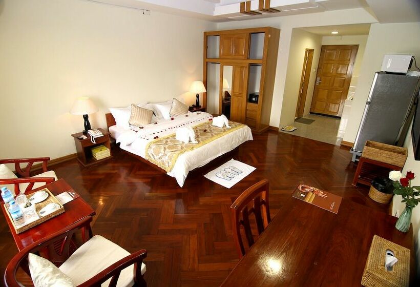 Deluxe Kamer, Shwe Htee