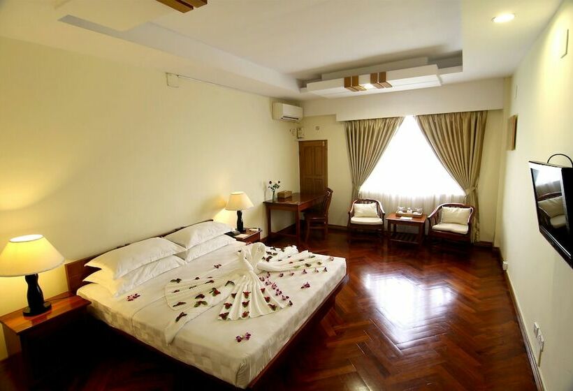 Superior Kamer, Shwe Htee