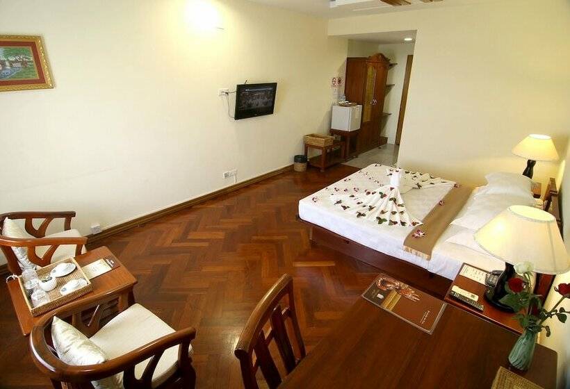 Superior Kamer, Shwe Htee