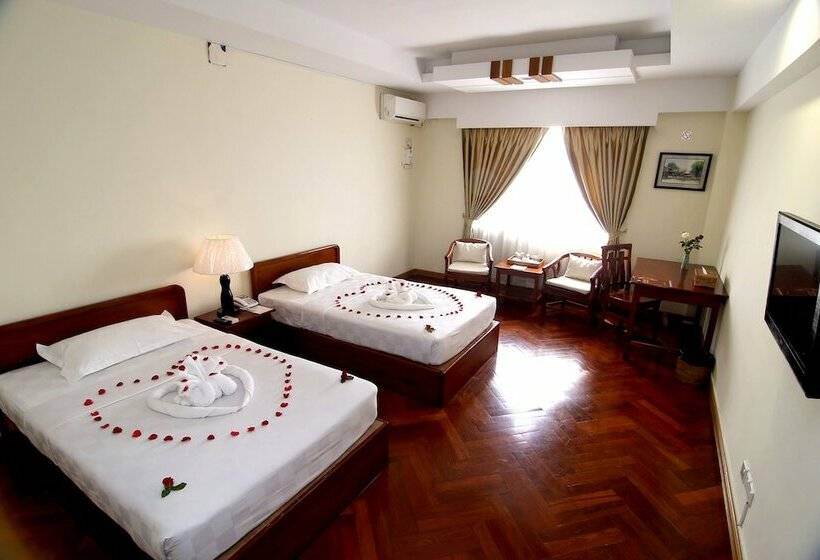 Superior Kamer, Shwe Htee