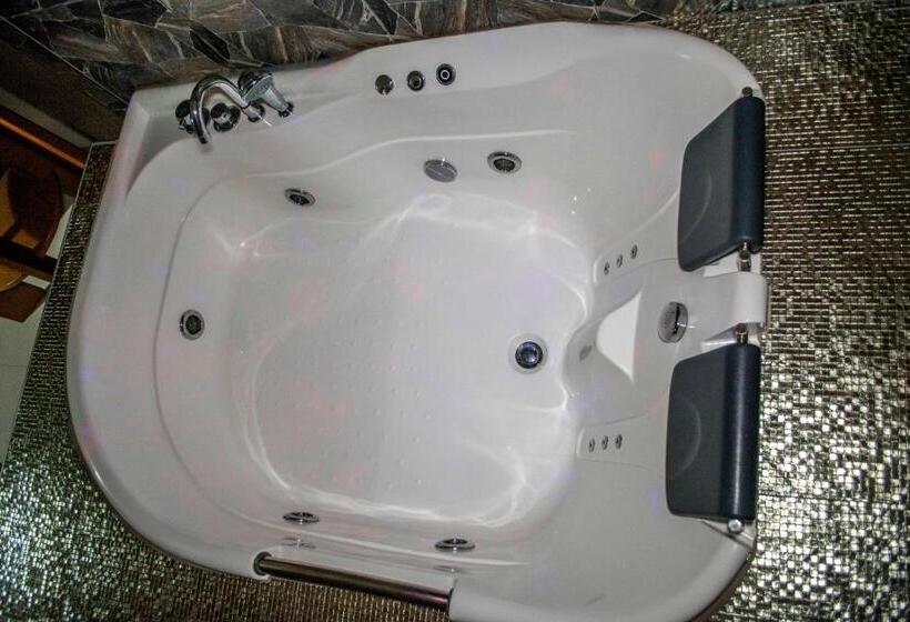 جناح مزود بجاكوزى, Sillary Hostal Boutique