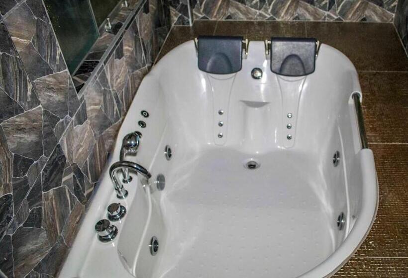 جناح مزود بجاكوزى, Sillary Hostal Boutique