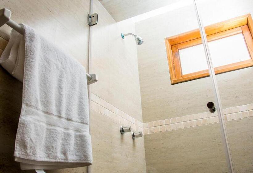 חדר משפחתי, Suiza Peruana