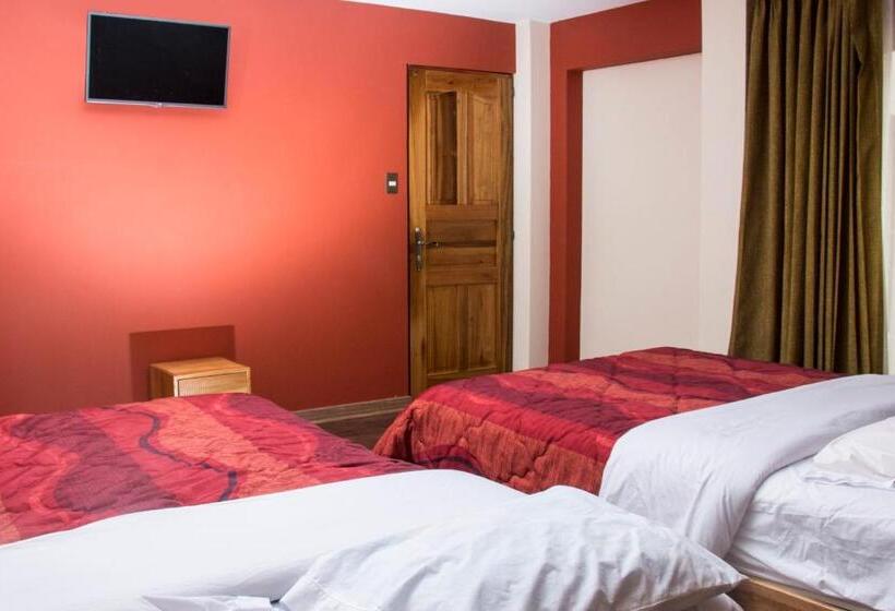 חדר משפחתי, Suiza Peruana