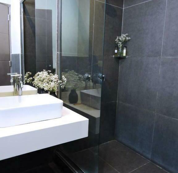 غرفة قياسية فردية, Viera Chimbote