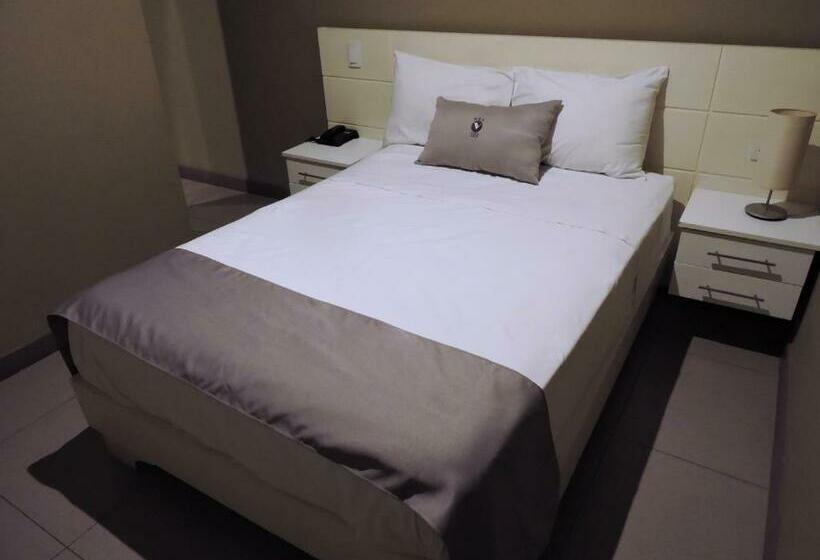 غرفة قياسية فردية, Viera Chimbote