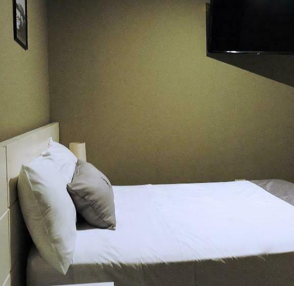 غرفة قياسية فردية, Viera Chimbote