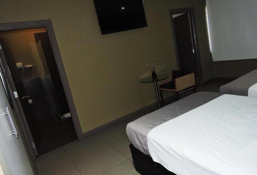 غرفة قياسية, Viera Chimbote