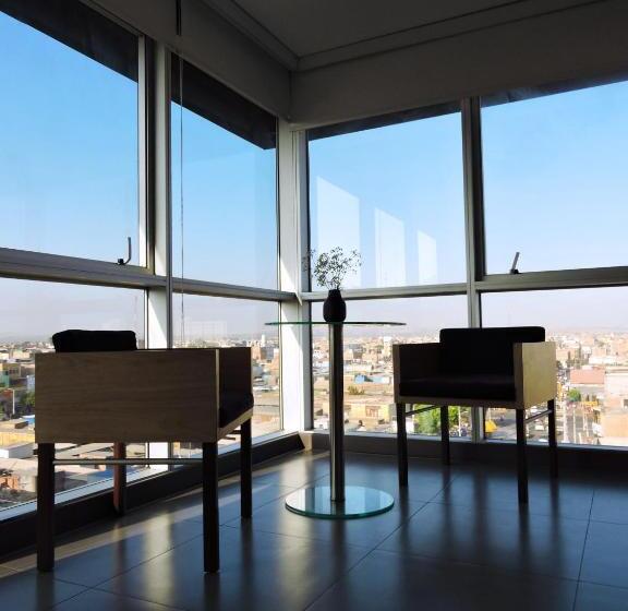 جناح مطل على المدينة, Viera Chimbote