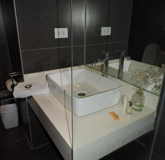 غرفة قياسية فردية, Viera Chimbote