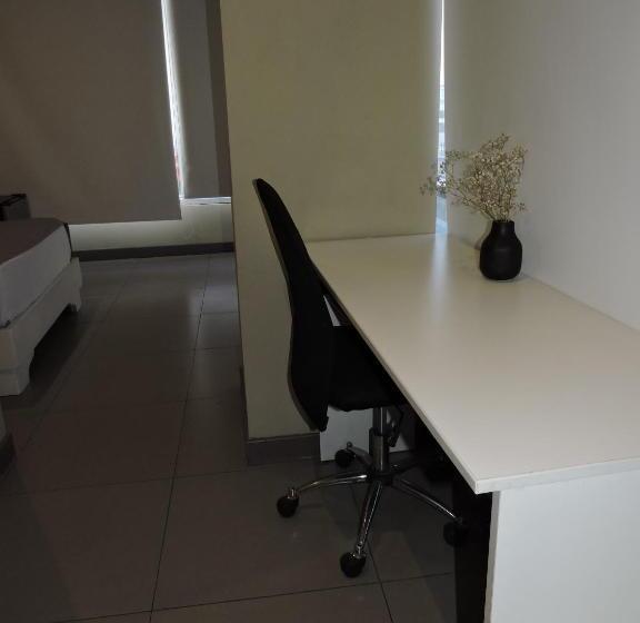 غرفة قياسية فردية, Viera Chimbote