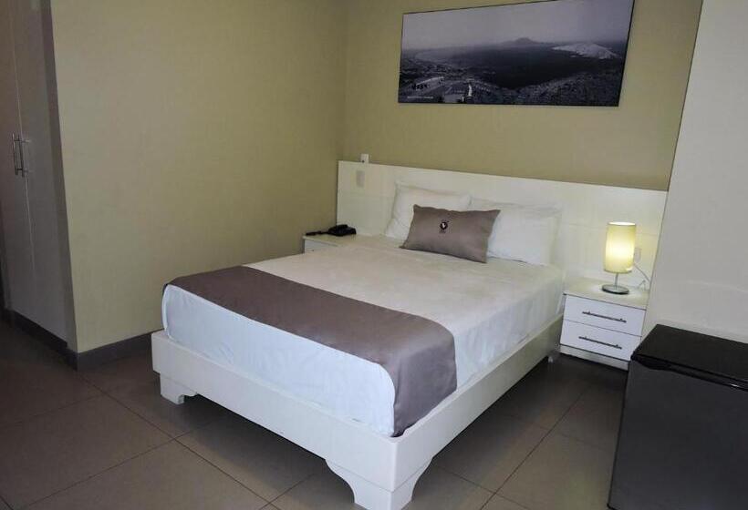 غرفة قياسية فردية, Viera Chimbote