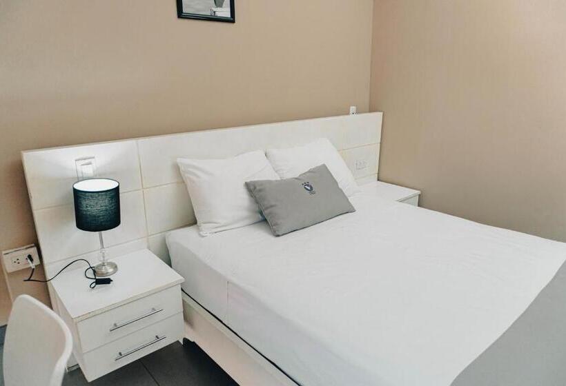 غرفة قياسية فردية, Viera Chimbote