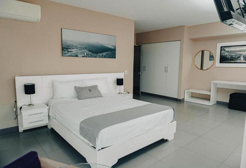 جناح مطل على المدينة, Viera Chimbote