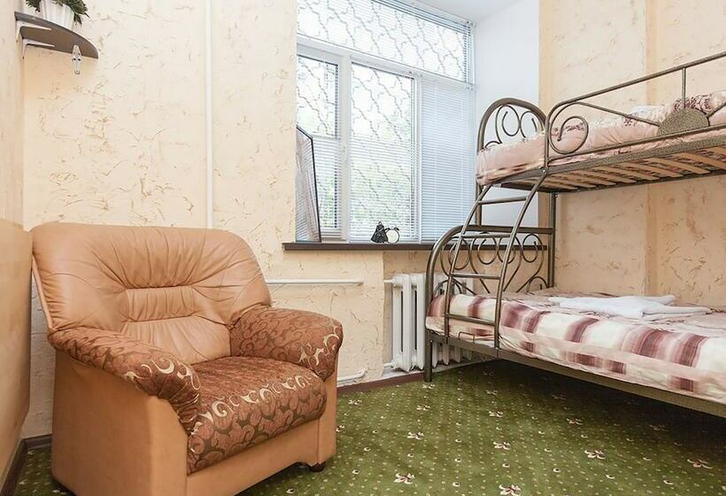 اتاق سوپریور سه تخته, Winterfell On Smolenskaya