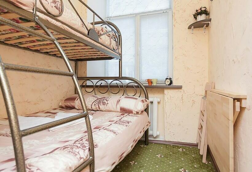 اتاق سوپریور سه تخته, Winterfell On Smolenskaya