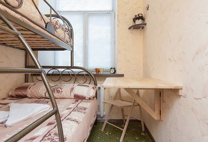 اتاق استاندارد سه نفره, Winterfell On Smolenskaya