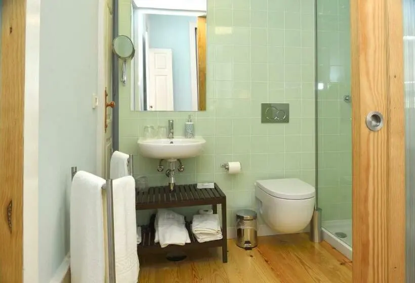 سوییت خانوادگی, Dukes Corner Guest House