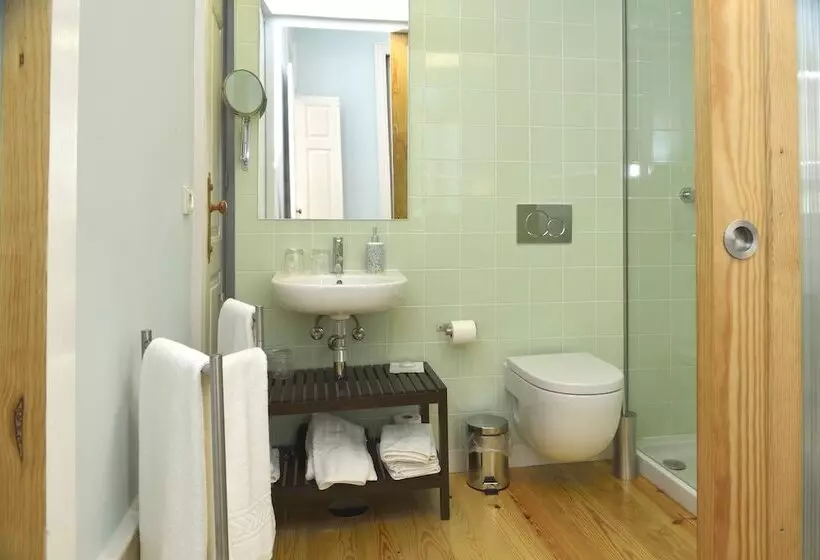 سوییت خانوادگی, Dukes Corner Guest House