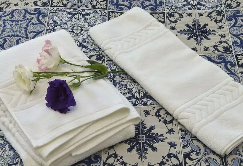 سوییت خانوادگی, Dukes Corner Guest House