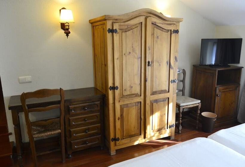 اتاق اکونومی, Alda Via Leon