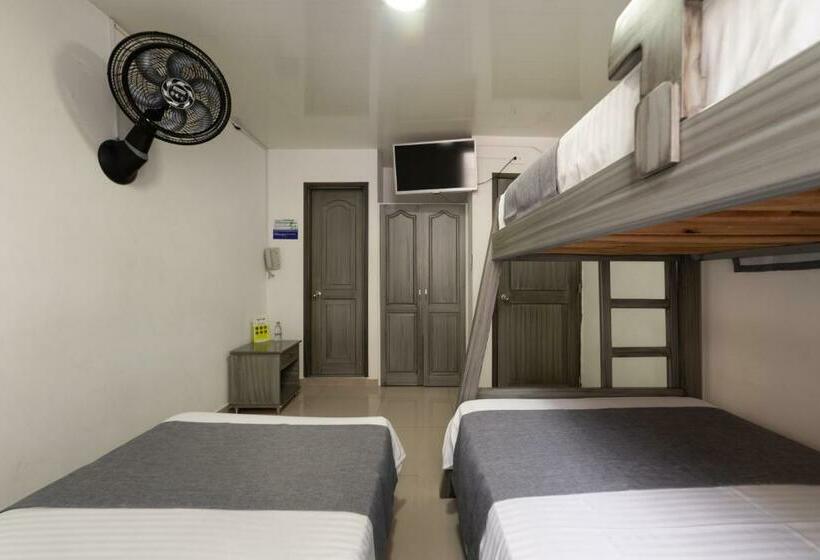 اتاق استاندارد چهار تخته, Ayenda 1121 Exito