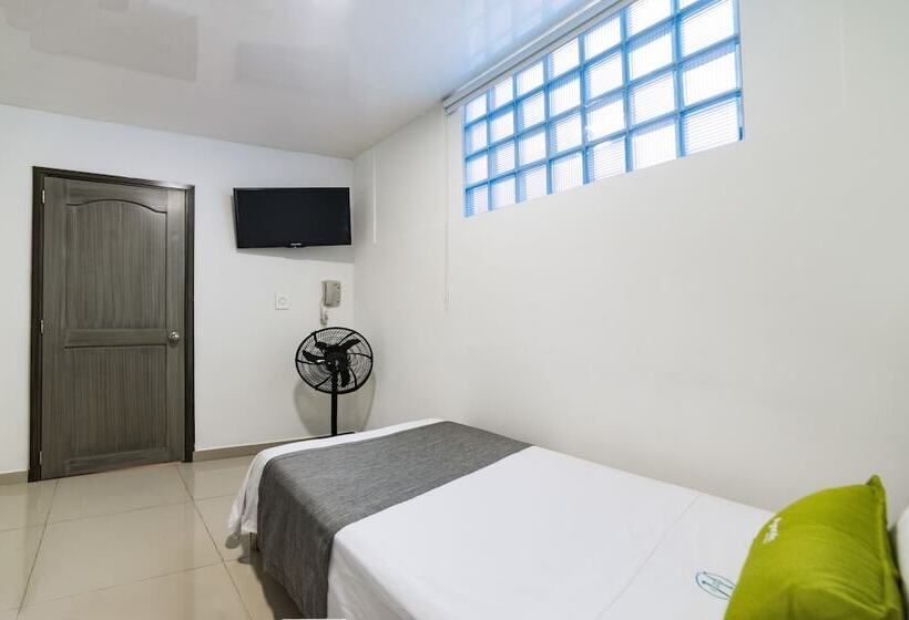 اتاق استاندارد یک نفره, Ayenda 1121 Exito