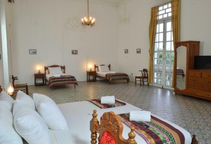 اتاق استاندارد سه نفره, Casa Morey