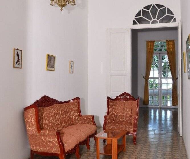 اتاق استاندارد سه نفره, Casa Morey