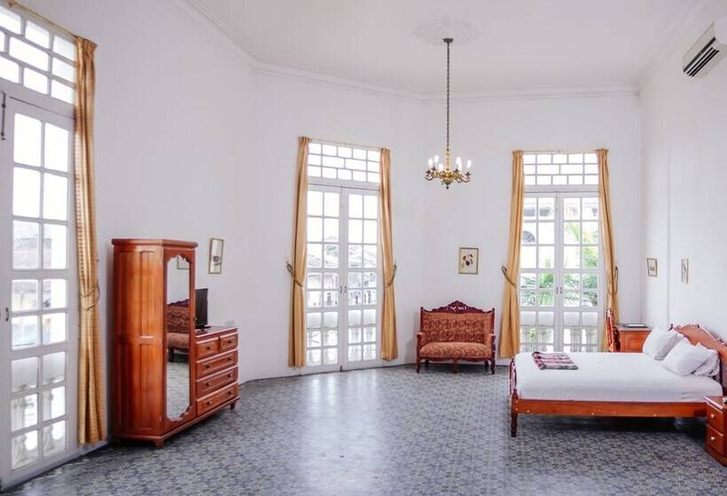 اتاق استاندارد سه نفره, Casa Morey