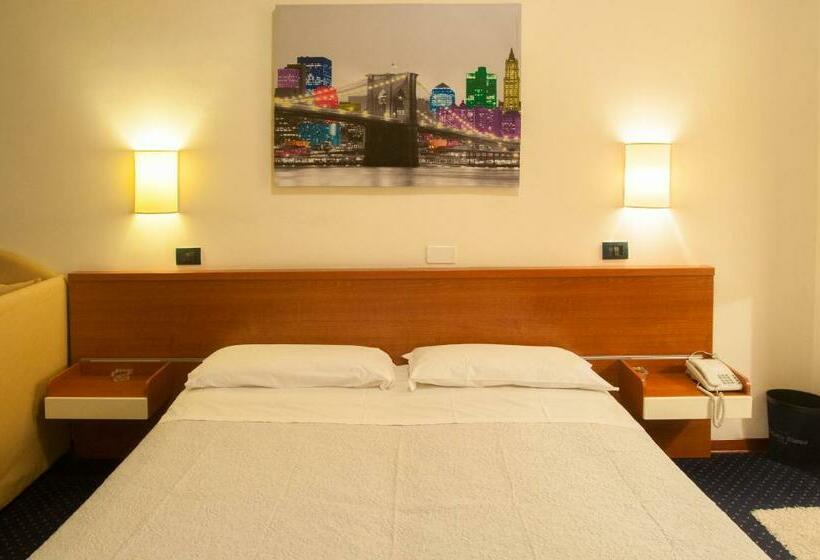 スタンダードシングルルーム, Elefante Bianco