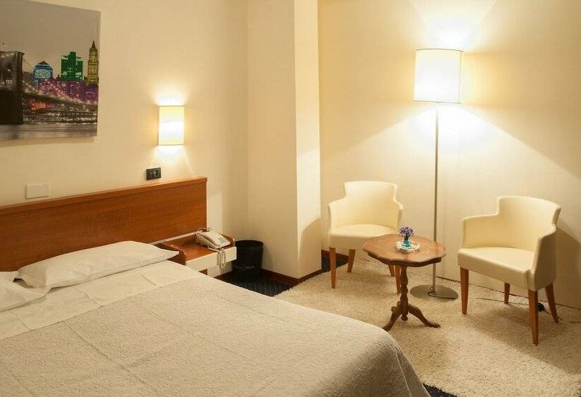 スタンダードシングルルーム, Elefante Bianco