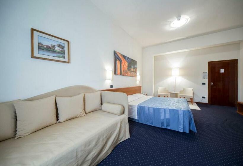 スタンダードルーム, Elefante Bianco