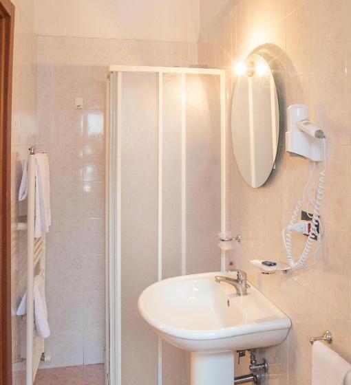 スタンダードトリプルルーム, Elefante Bianco