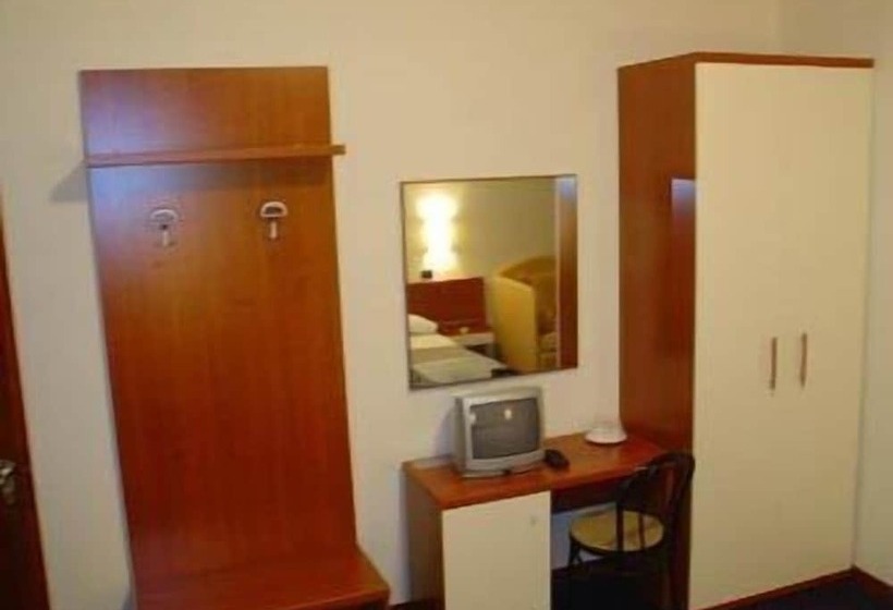 スタンダードシングルルーム, Elefante Bianco