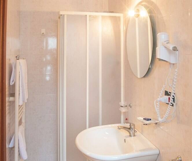 スタンダードシングルルーム, Elefante Bianco