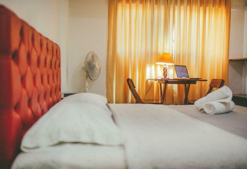 Номер Стандарт Двуспальная Кровать, Excalibur