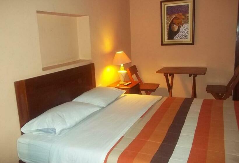 Номер Стандарт Двуспальная Кровать, Excalibur